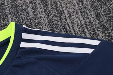 Image 2 de l’album 10-11 Real Madrid Away Kids Soccer Jerseys