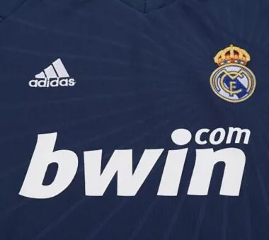 Image 10 de l’album 10-11 Real Madrid Away Kids Soccer Jerseys