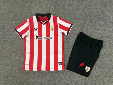 Camisetas de fútbol infantiles del Athletic de Bilbao para los partidos en casa, números 25 y 26