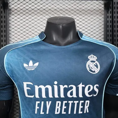 Image 2 de l’album Maillots de football Real Madrid 25-26, version « Special Player »