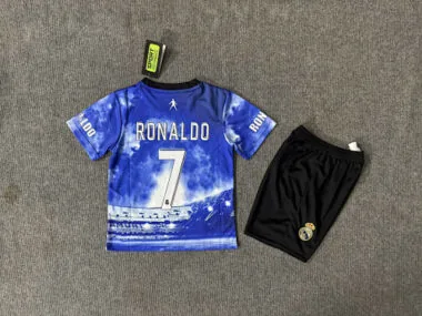 Immagine 2 dell’album 25-26 Real Madrid Kids Ronaldo Special Kids