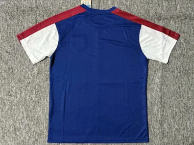 Imagen 2 del álbum 25-26 Barc Training Soccer Jerseys