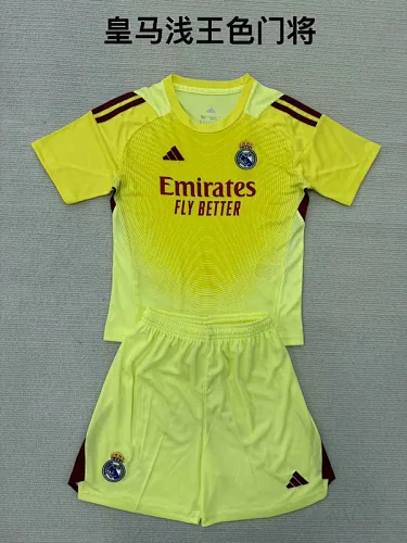 Camisetas de fútbol infantiles del Real Madrid con el número 25-26 para el portero