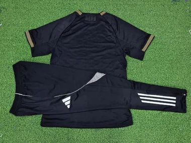 Image 2 de l’album 25-26 Real Madrid Short Sleeve+Pants