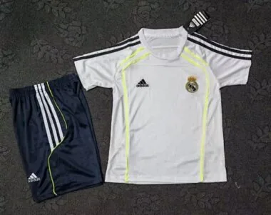 Camisetas de fútbol del Real Madrid para niños, números 25 y 26