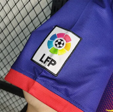 Imagen 2 del álbum 12-13 Barc Home Soccer Jerseys