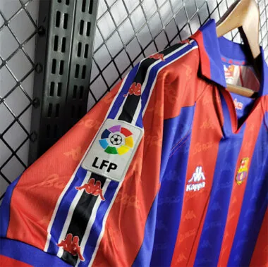 Immagine 8 dell’album 96-97 Barc Home Soccer Jerseys