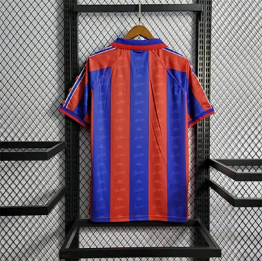 Immagine 12 dell’album 96-97 Barc Home Soccer Jerseys