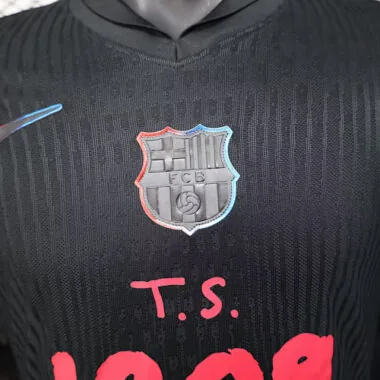 Imagen 3 del álbum 25-26 Barc Away Soccer Jerseys