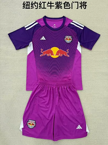 Camisetas de fútbol infantiles del Real Madrid con el número 25-26 para el portero
