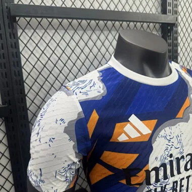 Image 4 de l’album Maillots de football Real Madrid 25-26, version « Special Player »