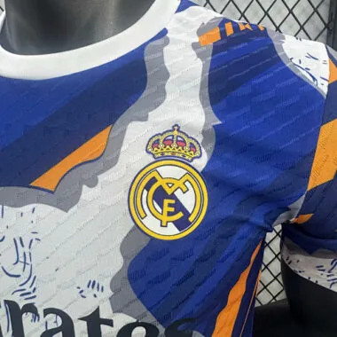 Image 5 de l’album Maillots de football Real Madrid 25-26, version « Special Player »