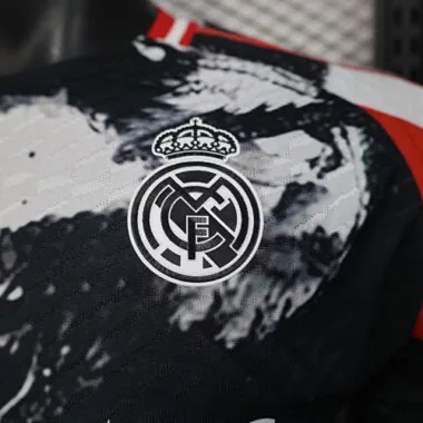 Imagem 3 do álbum Camisolas de futebol do Real Madrid, Versão Especial de Jogador, n.º 25-26