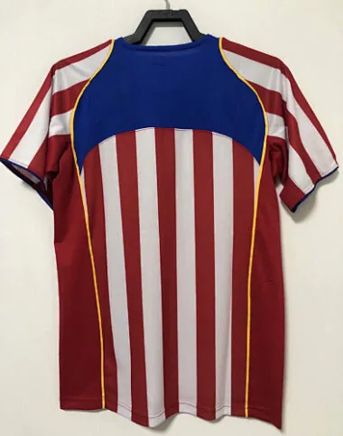 Image 2 de l’album Maillots de football rétro domicile de l’Atlético de Madrid 2004