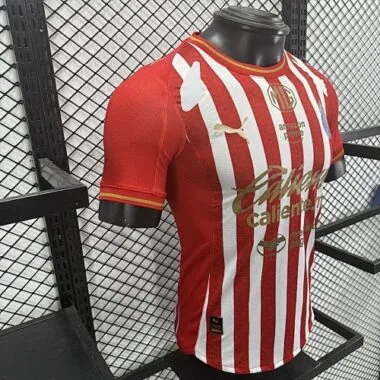 26–27 Chivas-Heimtrikots für Spieler Albumbild 9