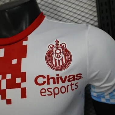 25–26 Chivas Fußballtrikots in der „Special Player“-Version Albumbild 8