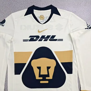 Image 2 de l’album Maillots de football à manches longues « Pumas » pour domicile, tailles 25-26