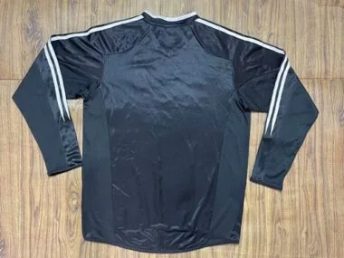 Imagem 2 do álbum 04/05 Real Madird Away Retro Soccer Jerseys