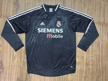 Imagem 3 do álbum 04/05 Real Madird Away Retro Soccer Jerseys