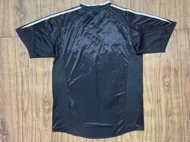 Imagem 4 do álbum 04/05 Real Madird Away Retro Soccer Jerseys