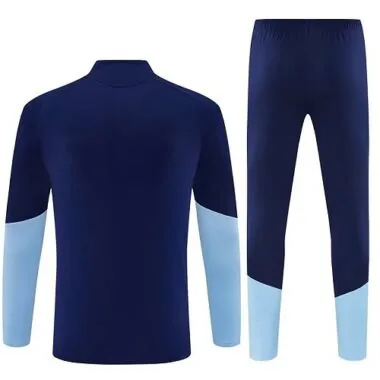 Immagine 2 dell’album 26-27 Ajax Training Soccer Suit