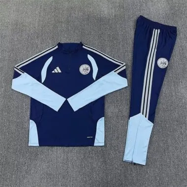 Immagine 3 dell’album 26-27 Ajax Training Soccer Suit