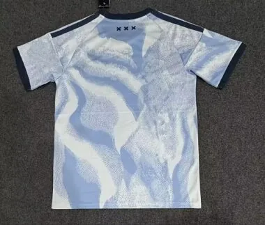 Image 2 de l’album Maillots de football de l’Ajax Third, 26-27