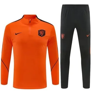 26–27 Trainings-Fußballanzug der Niederlande