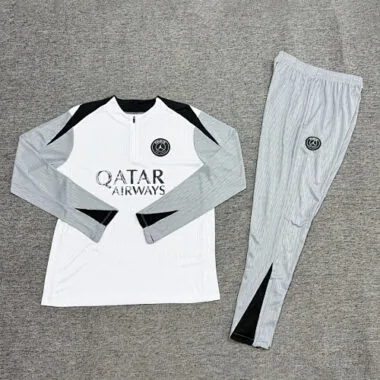 26-27 Paris Kids tracksuit