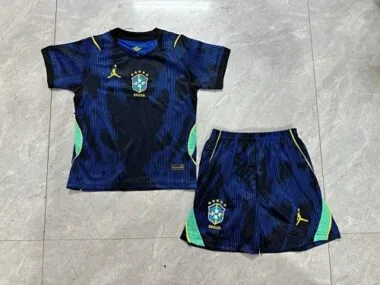 26–27 Auswärts-Fußballtrikots für Kinder von Brasilien