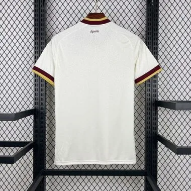 Imagen 2 del álbum Camisetas de fútbol de la selección de España para los partidos fuera de casa del 26 y 27
