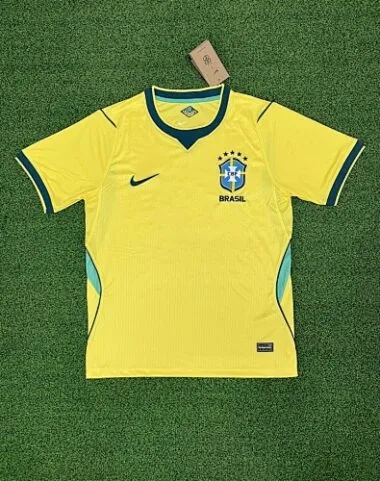 26–27 Brasilien-Heimtrikots