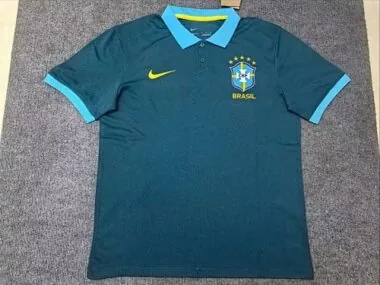 26–27 Brasilien – Spezielle Fußballtrikots
