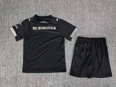 Imagen 2 del álbum 26-27 Dortmund Kids Soccer Jerseys