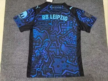 Imagen 2 del álbum Camisetas de fútbol especiales de Leipzig 26-27