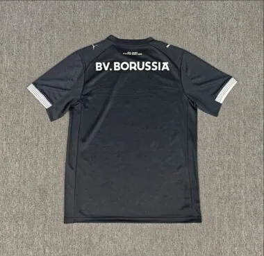 Afbeelding 2 van album 26-27 Dortmund Soccer Jerseys
