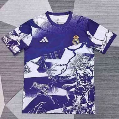 26–27 Real Madrid – Spezielle Fußballtrikots