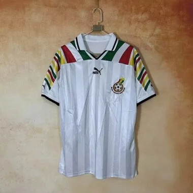 26–27 Ghana-Fußballtrikots