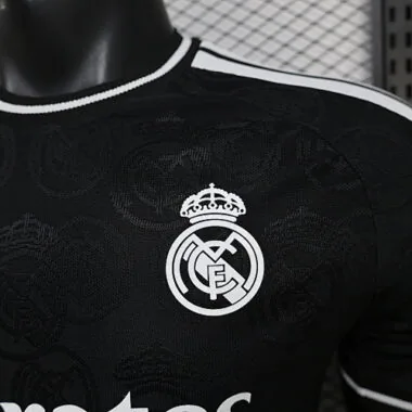 Imagen 6 del álbum Camisetas de fútbol del Real Madrid, versión especial de jugador, 26-27