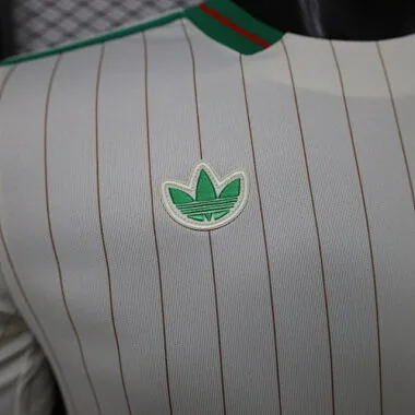 Afbeelding 2 van album Voetbalshirts uit de spelerscollectie van Algerije, 2026