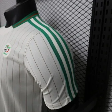 Afbeelding 3 van album Voetbalshirts uit de spelerscollectie van Algerije, 2026