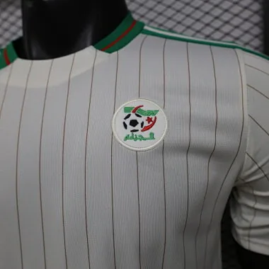Afbeelding 6 van album Voetbalshirts uit de spelerscollectie van Algerije, 2026