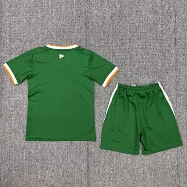 26–27 Irland Heimtrikots für Kinder (Fußball) Albumbild 2