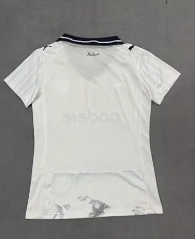 Image 2 de l’album Maillots de football féminin de Monterey 25-26