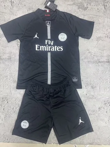 18-19 Paris Special Kids