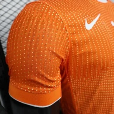 Immagine 5 dell’album Maglie da calcio della nazionale olandese 2025, versione per i giocatori di casa