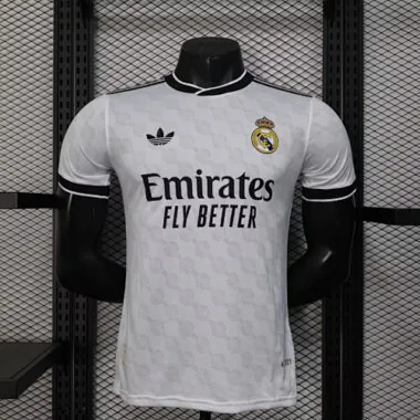 25–26 Real Madrid – Fußballtrikots in der „Special Player“-Version