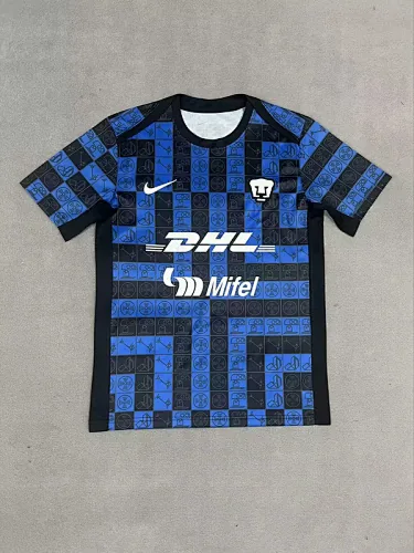 25–26 Pumas-Fußballtrikots
