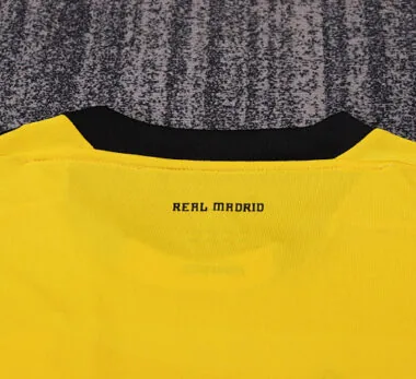Imagem 9 do álbum 11-12 Real Madrid Goalkeeper Kids Soccer Jerseys