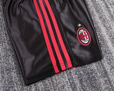 Imagen 3 del álbum 98-99 AC Milan Third Kids Soccer Jerseys